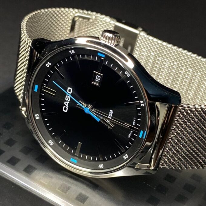 Montre Homme Casio - Élégance Classique avec Cadran Noir et Bracelet en Acier - MTP-E710M-1AVDF