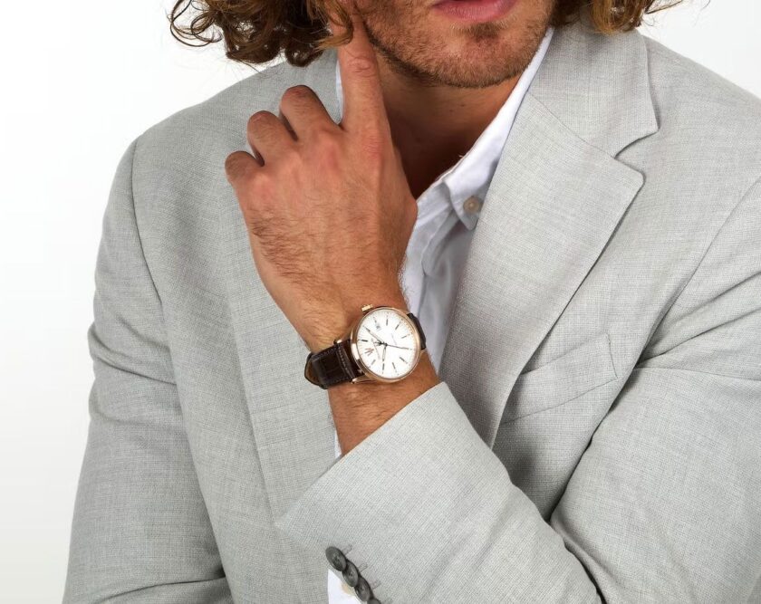 montre homme maserati sorpasso – r8851124002 – bracelet en cuir véritable – boîtier en acier inoxydable or rose – cadran argent sunray – résistante à l'eau 10 atm – 42 mm – boucle ardillon – mouvement analogique – emballage d'origine maserati