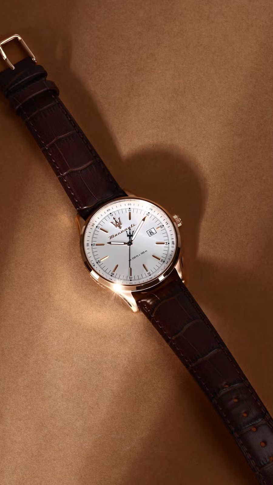 montre homme maserati sorpasso – r8851124002 – bracelet en cuir véritable – boîtier en acier inoxydable or rose – cadran argent sunray – résistante à l'eau 10 atm – 42 mm – boucle ardillon – mouvement analogique – emballage d'origine maserati