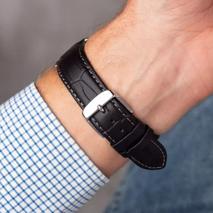 Montre Maserati Sorpasso – R8851124003 – Boîtier Inox 42 mm – Mouvement Miyota – Bracelet en Cuir – Cristal Minéral – Résistante à l'Eau 10 ATM (Adaptée à la Natation) – Garantie 2 Ans.