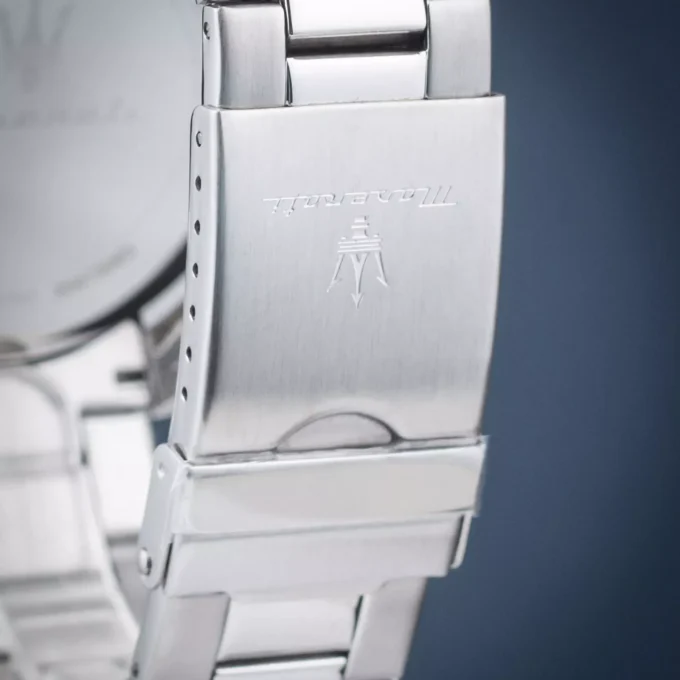 Montre Homme Maserati Attrazione – R8853151017 – Boîtier Acier Inoxydable 43 mm – Cadran Vert Sunray – Mouvement Analogique – Bracelet Acier Inoxydable – Pierre Zircon Noire – Résistante à l’Eau 5 ATM – Boucle Déployante à Sécurité – Garantie Maserati.