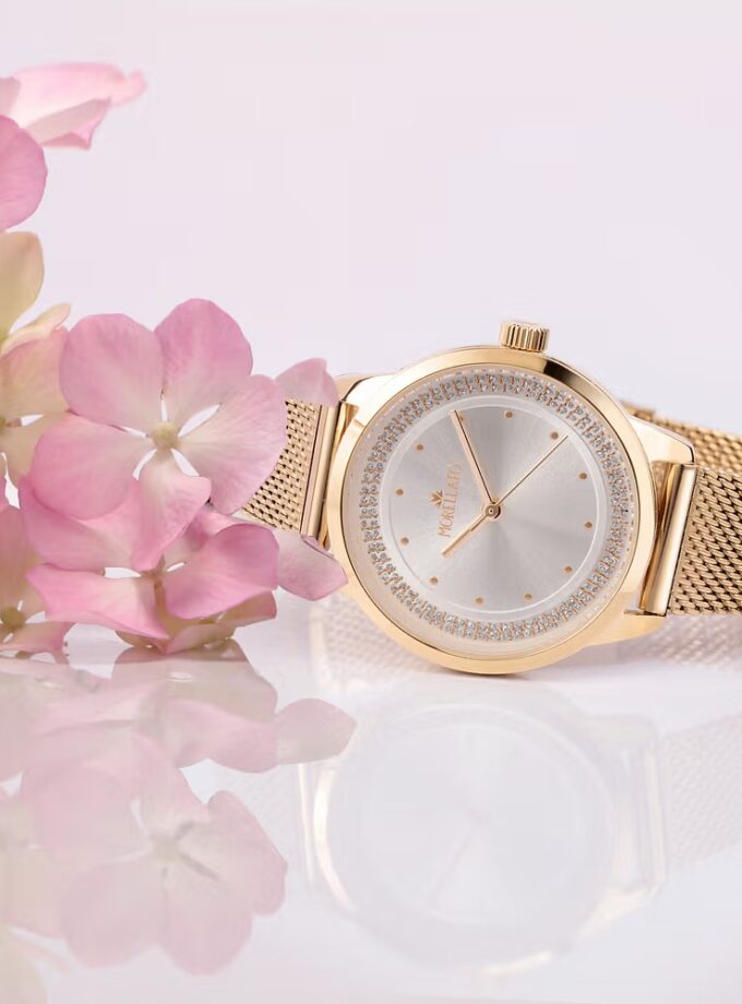montre femme morellato ninfa – r0153168502 – boîtier acier or jaune 34 mm – cadran blanc rond – mouvement analogique – bracelet acier or jaune – résistante à l’eau 3 atm – fermoir maillon à cliper – garantie morellato.