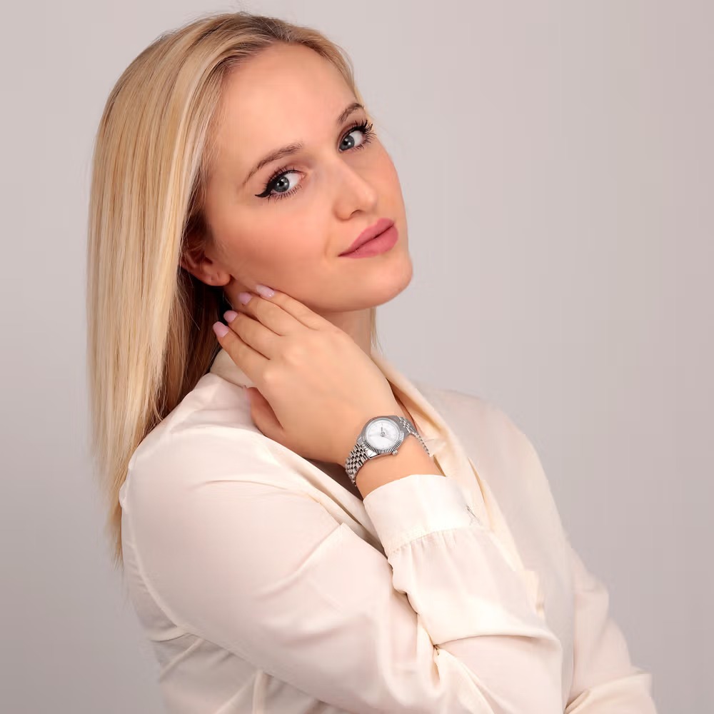 montre femme morellato magia – r0153165520 – boîtier acier inox 28 mm argenté – cadran blanc – bracelet métal argenté – mouvement quartz – résistante à l'eau 3 atm – garantie 2 ans – emballage original morellato.