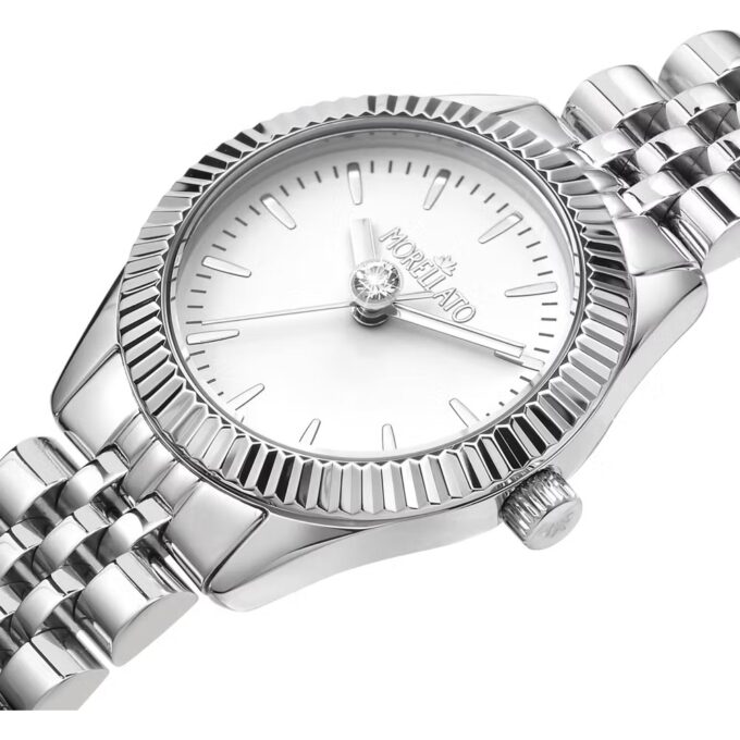 Montre Femme Morellato Magia – R0153165520 – Boîtier Acier Inox 28 mm Argenté – Cadran Blanc – Bracelet Métal Argenté – Mouvement Quartz – Résistante à l'Eau 3 ATM – Garantie 2 Ans – Emballage Original Morellato.