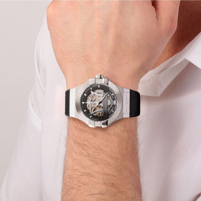 Montre Homme Maserati Potenza – R8821108038 – Automatique – Cadran 42 mm Argenté – Bracelet Cuir Noir – Verre Saphir – Boucle Ardillon – Étanchéité 100 Mètres – Garantie 2 Ans – Design Élégant avec Trident Central et Rouages Apparents - Verre Saphir