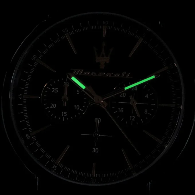 Montre Homme Maserati Epoca Blue Edition – R8873618032 – Chronographe 42 mm – Boîtier Acier Inoxydable Bleu Poli – Mouvement Quartz – Cadran Bleu avec Aiguilles Luminescentes – Bracelet Acier Inoxydable Bleu – Étanchéité 10 ATM – Boucle Pliante – Garantie 2 Ans