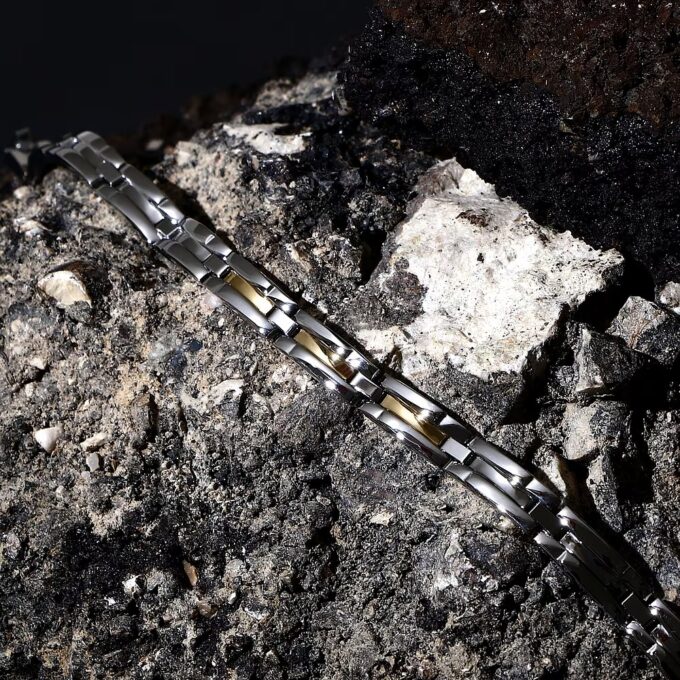 Bracelet Sector Premium SAVK12 - Emballage Original et Design Unique