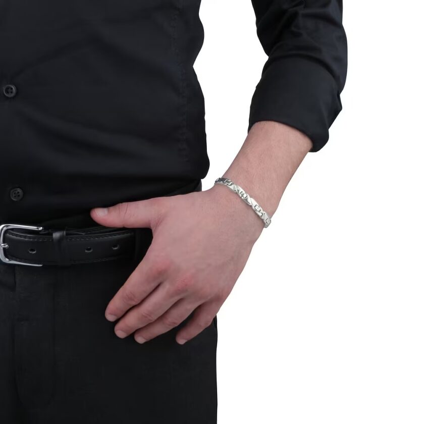 bracelet sector sli59 look masculin en acier hypoallergénique idéal pour un usage quotidien