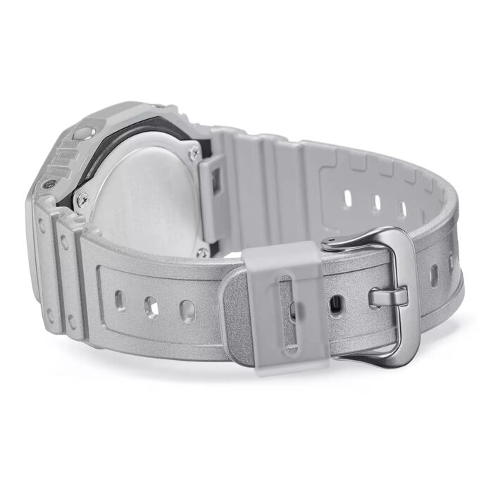 Casio G-SHOCK GA-2100FF-8ADR - Design Rétro-Futuriste avec Fonctionnalités Modernes