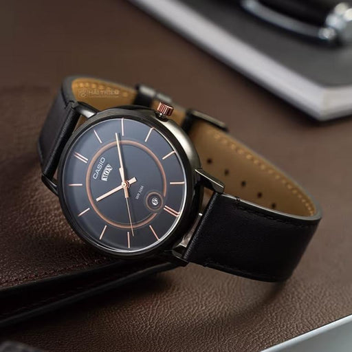 Montre Homme - Casio - Classique, Cadran Noir, Date, Résistante à l’Eau 50m - Acier Inoxydable - Bracelet Cuir Noir - MTP-B120BL-1AVDF