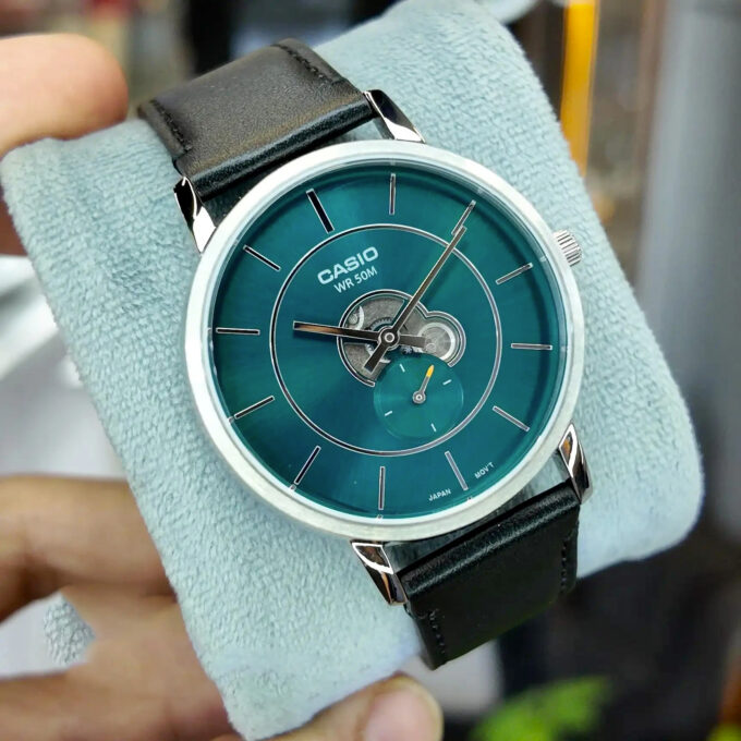 Montre Casio MTP-B130L-3AVDF - Élégance Classique avec Cadran Noir et Bracelet en Cuir