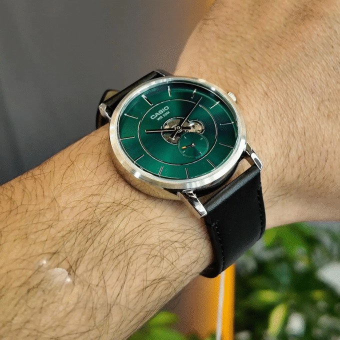 Montre Casio MTP-B130L-3AVDF - Élégance Classique avec Cadran Noir et Bracelet en Cuir