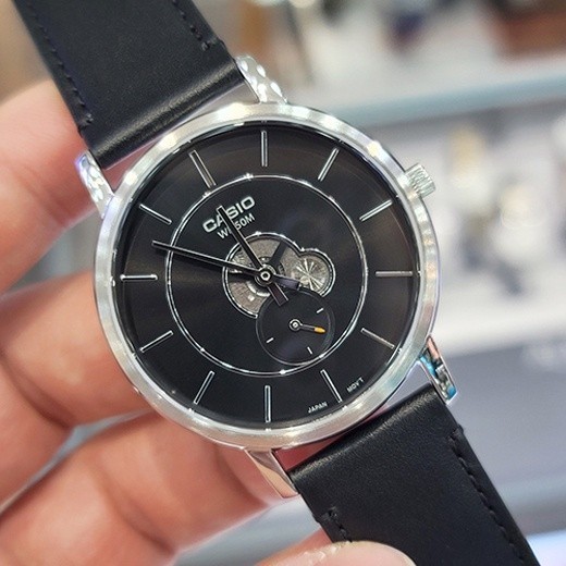 Montre Casio MTP-B130L-1AVDF - Élégance Classique avec Cadran Noir et Bracelet en Cuir - Style Intemporel avec Cuir et Cadran Argenté