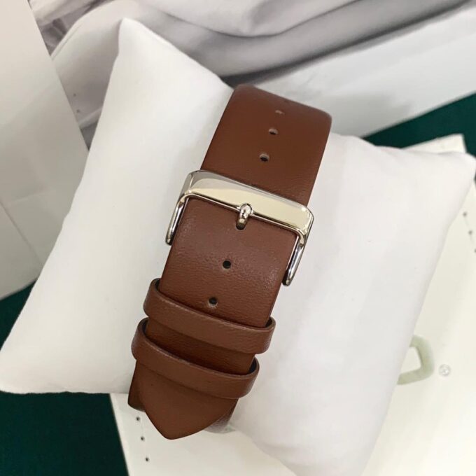 Montre Analogique Casio MTP-B105L-2AVDF - Homme - Cadran Bleu, Index Luminescents, Date, Étanche 50m - Boîtier Acier Inoxydable - Bracelet Cuir Noir - MTP-B105L-2AVDF