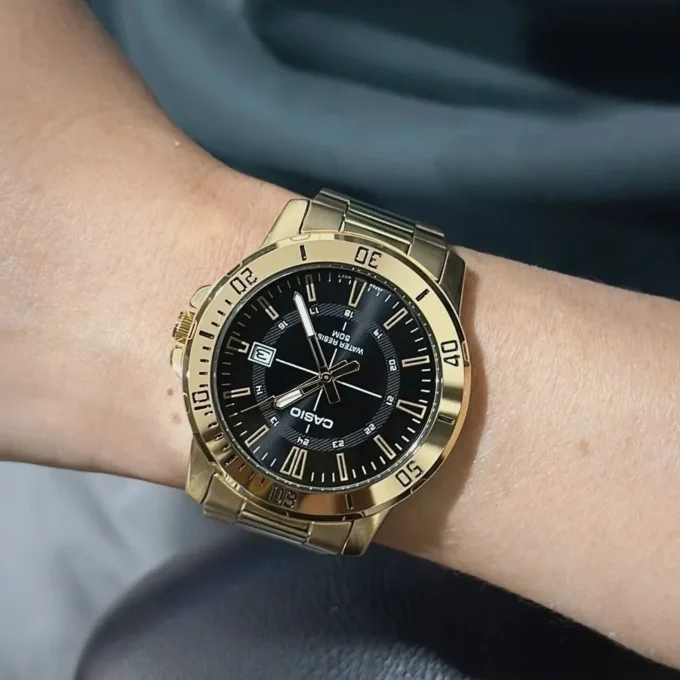 Montre Casio MTP-VD01G-1CVUDF - Homme - Quartz, Résistance à lEau 50m, Verre Minéral, Cadran Noir - Acier Inoxydable - Argent - MTP-VD01G-1CVUDF