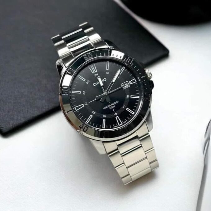 Montre Classique Casio MTP-VD01D-1CVUDF - Homme - Élégance, Design Intemporel, Étanche, Précision - Bracelet Cuir - Cadran Noir - Ref MTP-VD01D