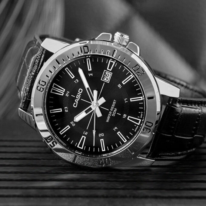 Montre - Casio - Homme - Cadran Noir, Bracelet Cuir, Style Classique, Résistante à l’Eau - Cuir - Noir - MTP-VD01L-1CVUDF