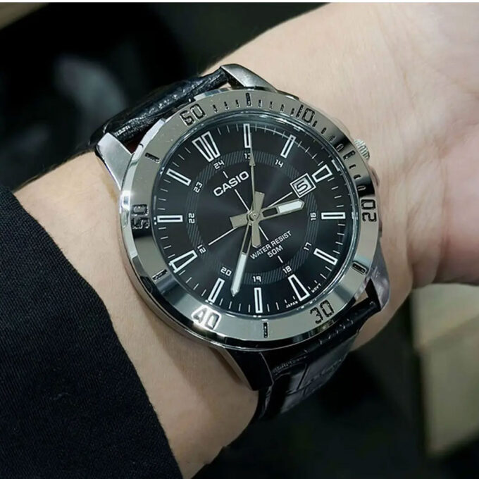 Montre - Casio - Homme - Cadran Noir, Bracelet Cuir, Style Classique, Résistante à l’Eau - Cuir - Noir - MTP-VD01L-1CVUDF