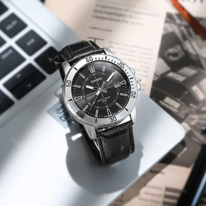 Montre - Casio - Homme - Cadran Noir, Bracelet Cuir, Style Classique, Résistante à l’Eau - Cuir - Noir - MTP-VD01L-1CVUDF