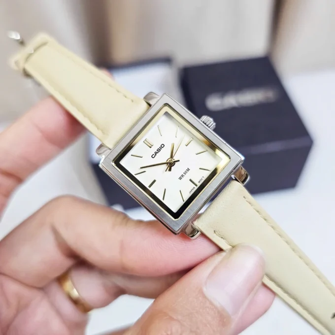 Montre Femme - Casio LTP-E176L-5AVDF - Cadran Doré, Index Lumineux, Date, Résistante à l’Eau - Acier Inoxydable - Bracelet Cuir Noir