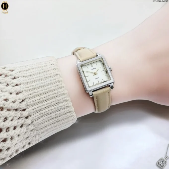 Montre Femme - Casio LTP-E176L-5AVDF - Cadran Doré, Index Lumineux, Date, Résistante à l’Eau - Acier Inoxydable - Bracelet Cuir Noir