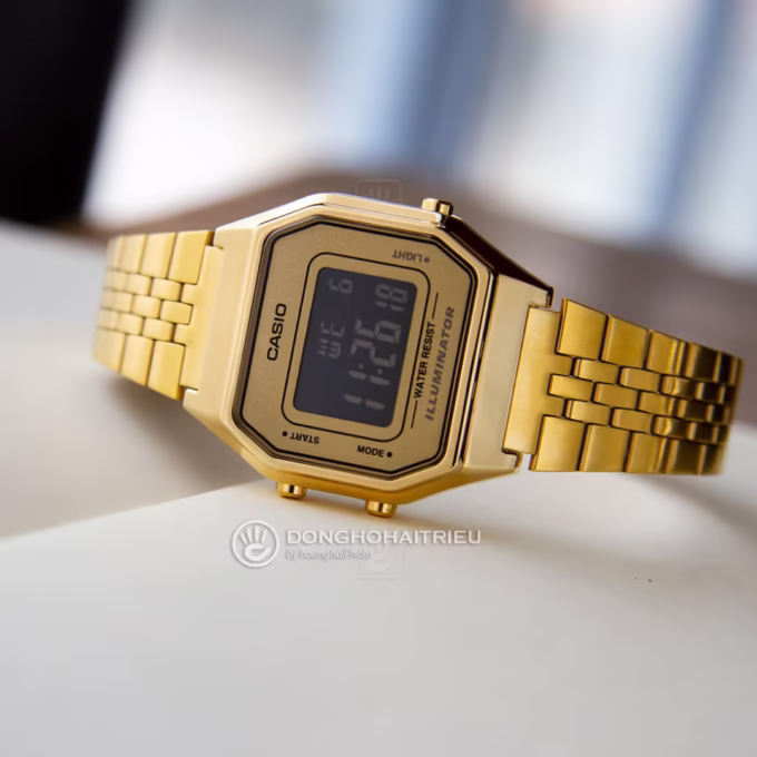 Montre Casio LA680WGA-9BDF - Design Chic avec Éclairage LED et Résistance à l'Eau - Chronomètre et Alarme Quotidienne