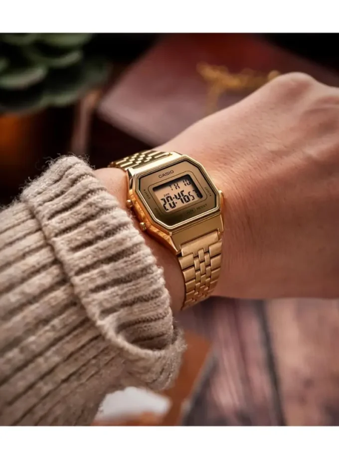 aiwatch_LA680WGA-9BDF - Montre Casio LA680WGA-9BDF - Design Chic avec Éclairage LED et Résistance à l'Eau - Chronomètre et Alarme Quotidienne