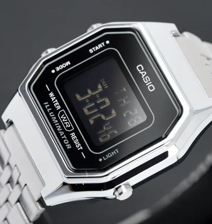aiwatch_LA680WA-1BDF - Montre Casio LA680WA-1BDF - Élégance Rétro avec Affichage Digital et Bracelet en Acier Inoxydable