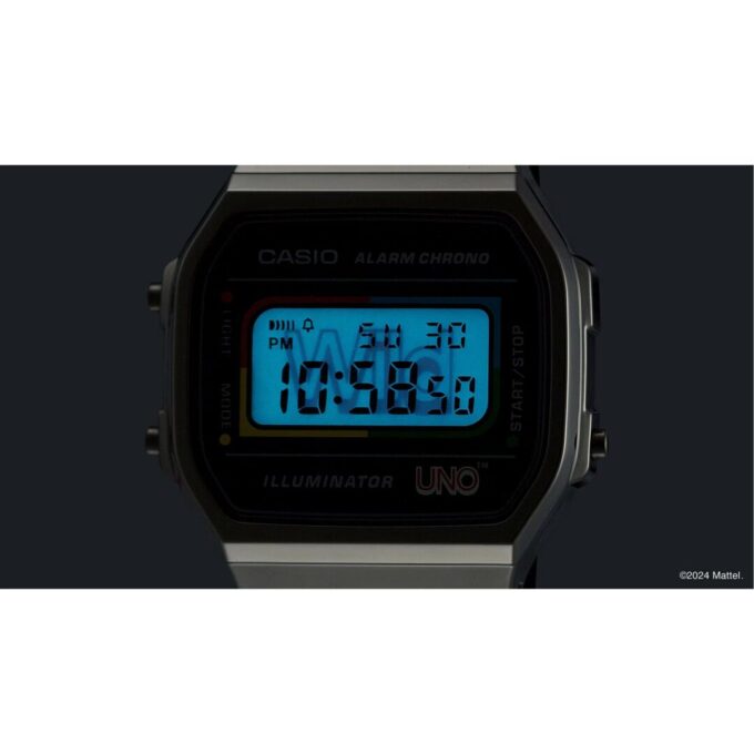 Casio Vintage x UNO, Montre A168WEUC-1ADR - Design Classique et Fonctionnalités Pratiques