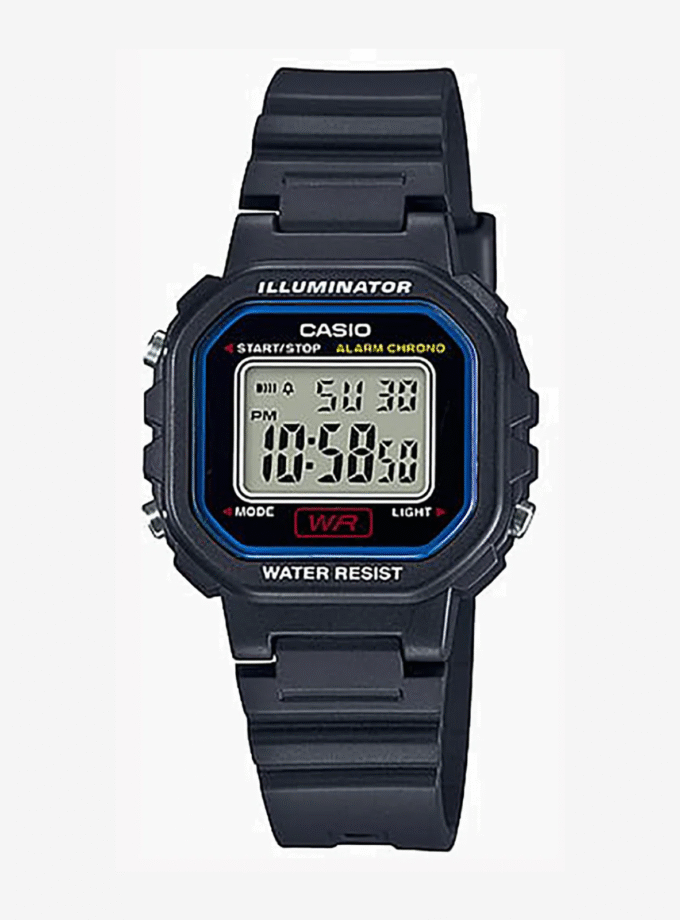 Montre Casio Résine Noir – Dimensions Compactes – Bracelet en Résine – Chronomètre 1/100 Sec – Alarme Quotidienne – Lumière LED Ambre – Calendrier Automatique – Étanchéité – Autonomie 5 Ans – Design Léger et Polyvalent.