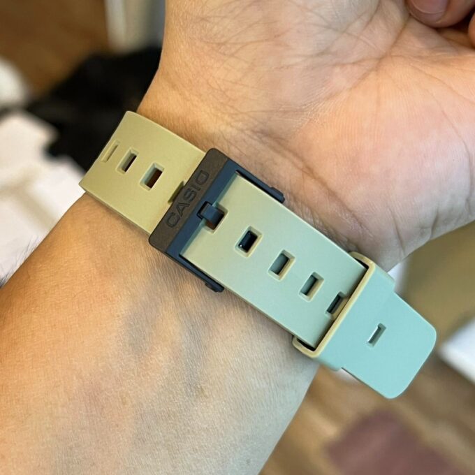 Casio LF-20W-3ADF - Montre Écologique avec Bandes en Résine Bio et Fonctionnalités Pratiques - Éclairage LED et Alarme