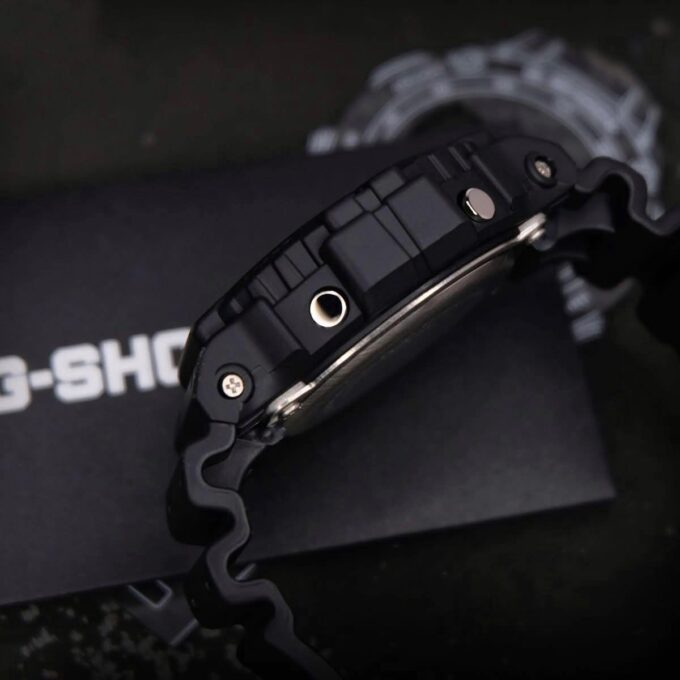 Casio DW-5900BB-1DR - Montre G-SHOCK Résistante à l'Eau jusqu'à 200 Mètres