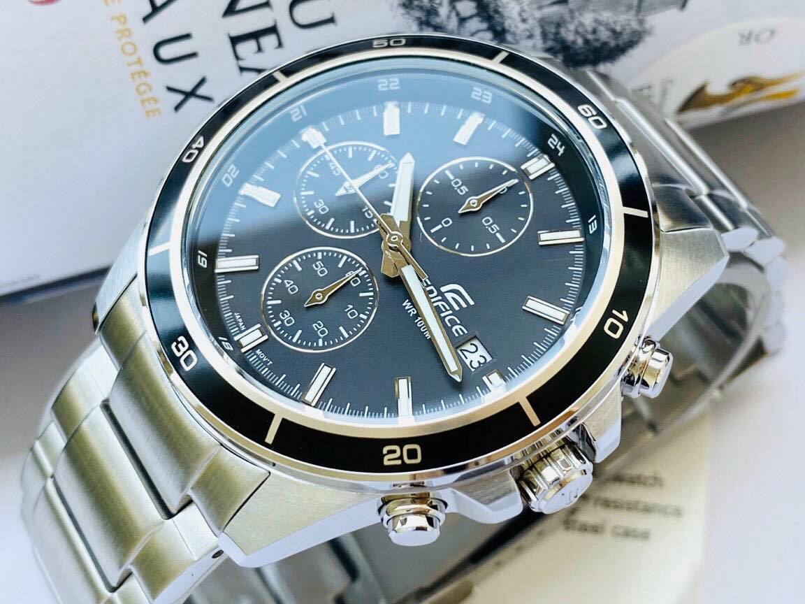 montre-casio-edifice-efr-526d-1avudf-design-moderne-et-fonctionnalites-pratiques-efr-526d-1avudf