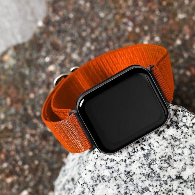 Montre Sector S-03 Pro Light - Design Robuste avec Bracelet Milanais et Étanchéité de 3 Bars