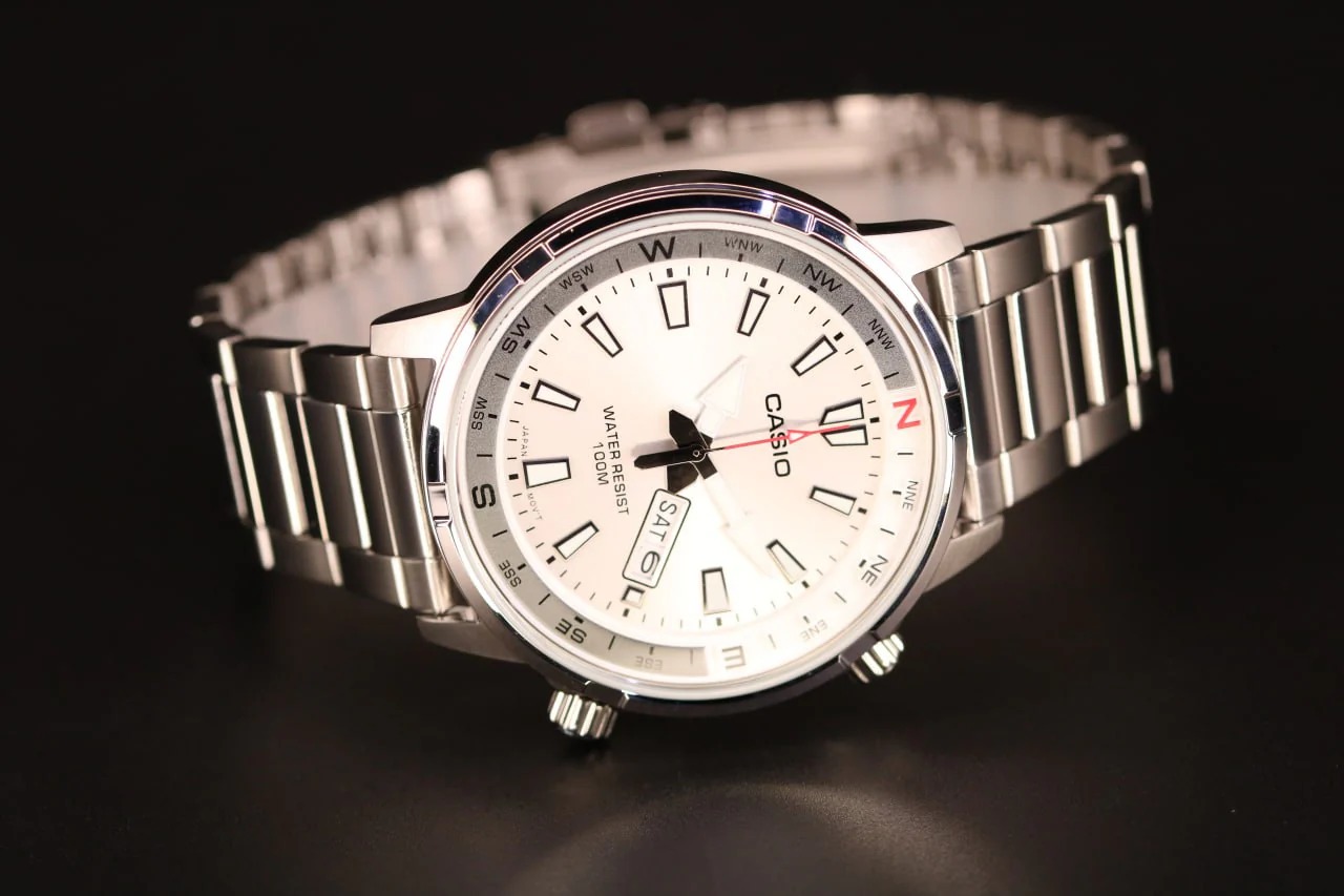 montre classique homme casio quartz, acier inoxydable, Étanche 100m, affichage jour/date, aiguilles lumineuses argenté mtd 130d 7avdf