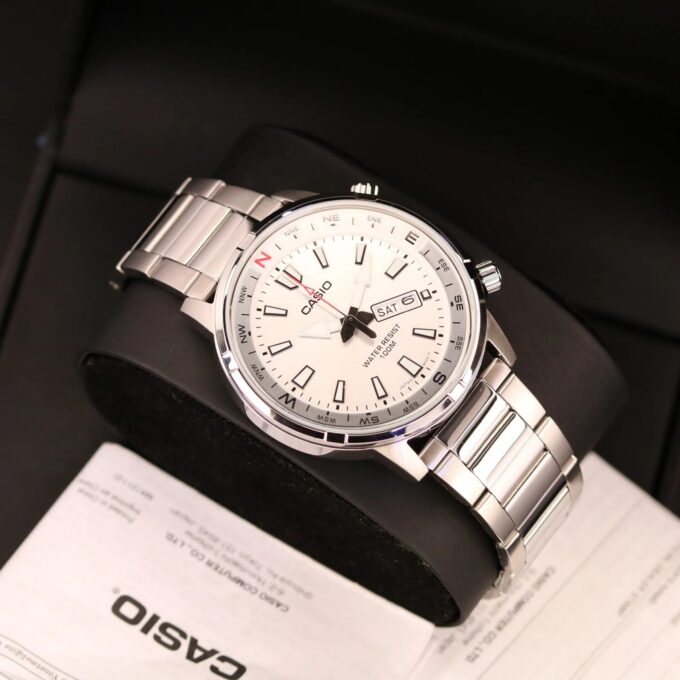 Montre Classique Homme - Casio - Quartz, Acier Inoxydable, Étanche 100m, Affichage Jour/Date, Aiguilles Lumineuses - Argenté - MTD-130D-7AVDF