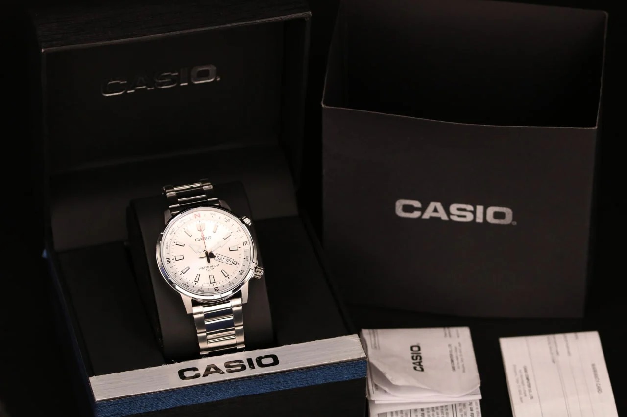 montre classique homme casio quartz, acier inoxydable, Étanche 100m, affichage jour/date, aiguilles lumineuses argenté mtd 130d 7avdf