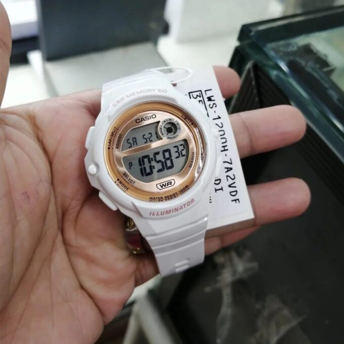 Montre Classique - CASIO - Femme - Design Élégant, Résistante à lEau, Bracelet Confortable, Mouvement Quartz - Acier Inoxydable - Argent - Référence LWS-1200H-7A2VDF