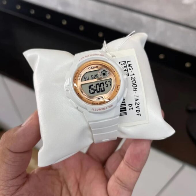 Montre Classique - CASIO - Femme - Design Élégant, Résistante à lEau, Bracelet Confortable, Mouvement Quartz - Acier Inoxydable - Argent - Référence LWS-1200H-7A2VDF