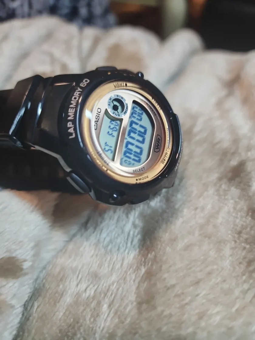 montre classique homme casio lws 1200h 1avdf quartz, Étanche, chronomètre, alarme résine noire