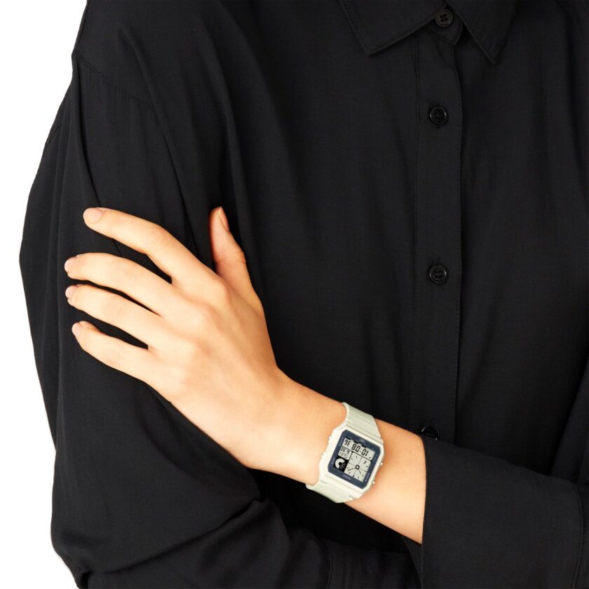 montre classique casio lf 20w 8adf design Élégant, bracelet résistant, mouvement précis blanc