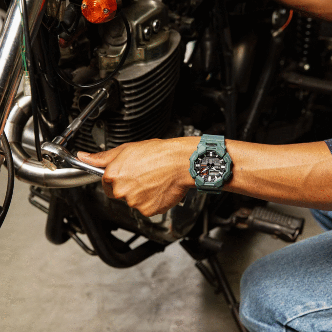 Montre Analogique-Digitale - G-SHOCK - Homme - Résistante aux Chocs, Étanche 200m, Batterie 10 Ans, Éco-Responsable - Résine Bio - Bleu - GA-010-2ADR