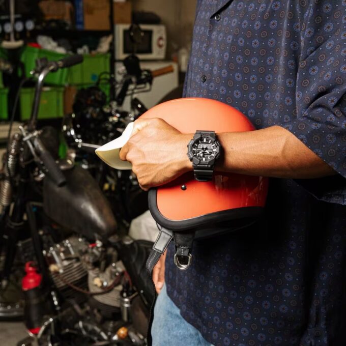 Montre Analogique-Digitale - G-SHOCK - Homme - Résistante aux Chocs, Étanche 200m, Batterie 10 Ans, LED Haute Luminosité - Bio-résine - Noir - Référence GA-010-1ADR