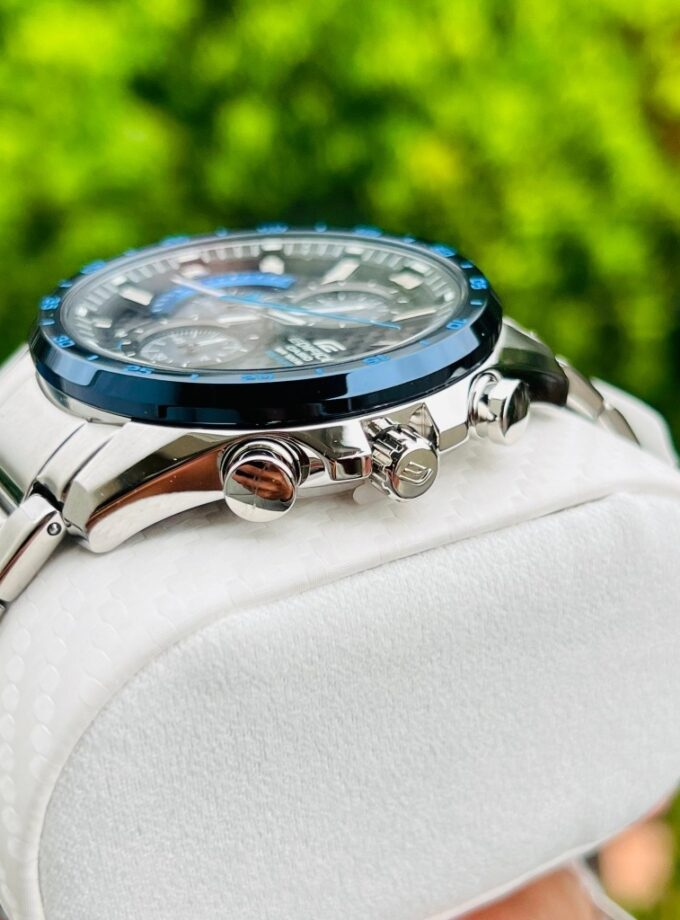 montre classique casio edifice homme chronographe, résistante à leau, bracelet acier inoxydable, verre minéral argent et bleu eqs 900db 2avudf