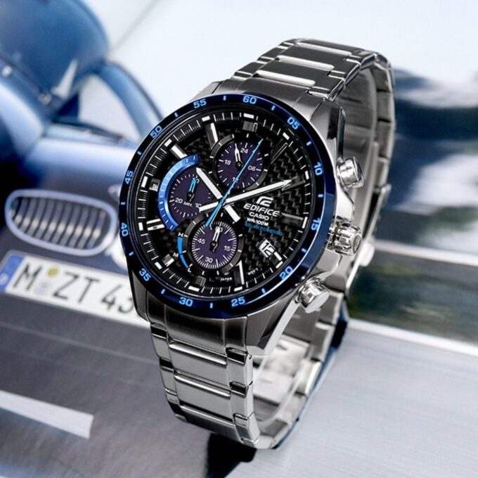 Montre Classique - Casio Edifice - Homme - Chronographe, Résistante à leau, Bracelet Acier Inoxydable, Verre Minéral - Argent et Bleu - EQS-900DB-2AVUDF
