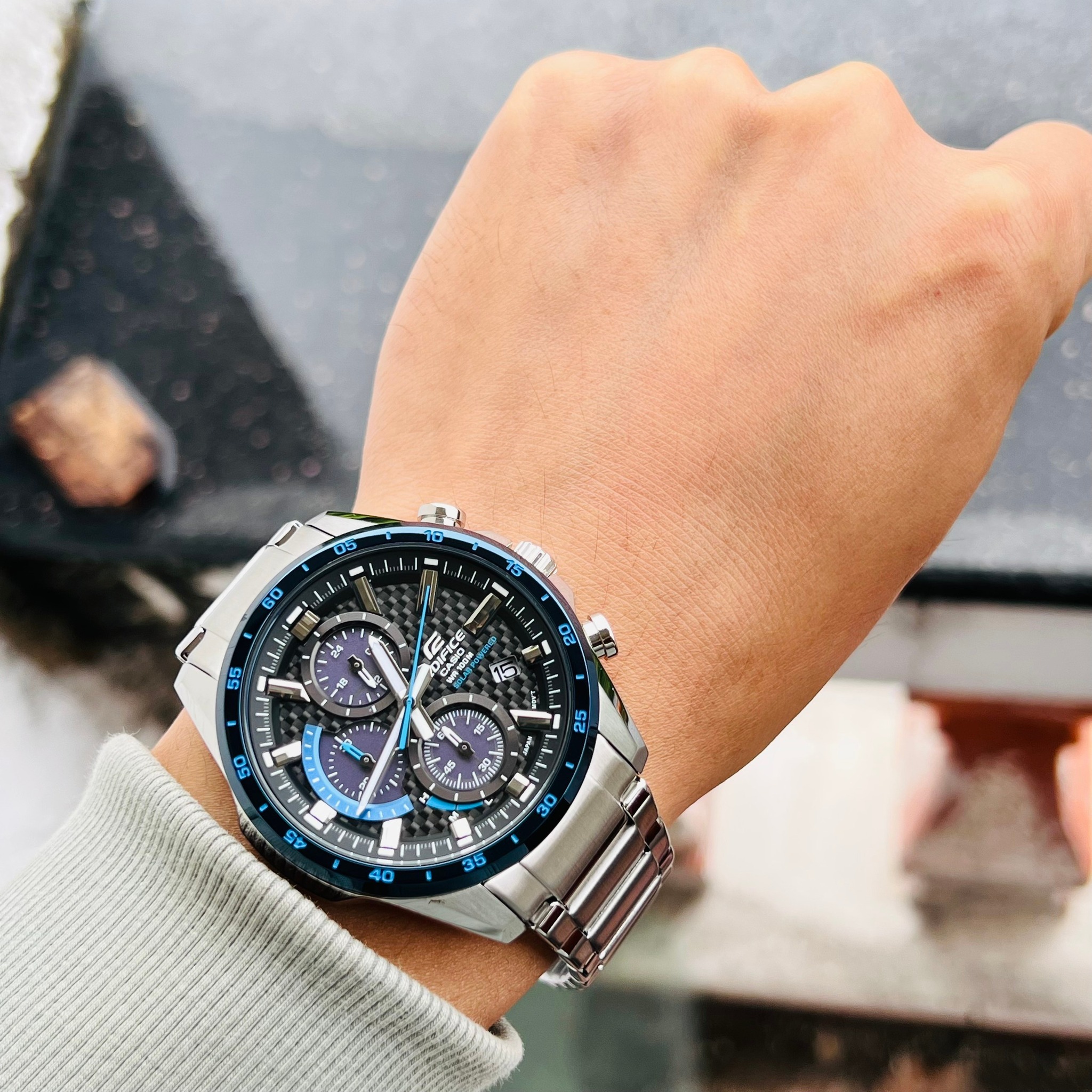 montre classique casio edifice homme chronographe, résistante à leau, bracelet acier inoxydable, verre minéral argent et bleu eqs 900db 2avudf