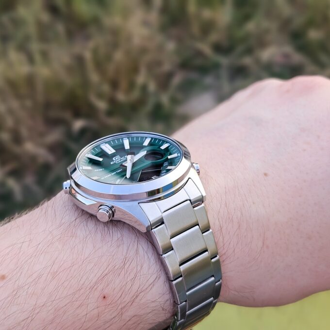 Montre Classique Homme - Casio Edifice EFV-C120D-3ADF - Acier Inoxydable, Bracelet Métal, Multifonction, Étanche, Cadran Vert