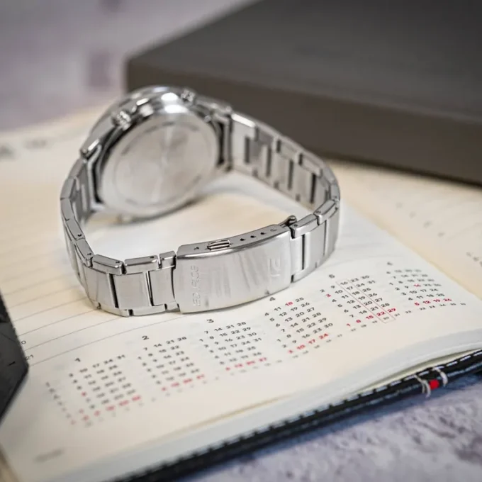 Montre Classique Homme - Casio Edifice - EFV-C120D-2ADF - Acier Inoxydable, Chronographe, Étanche 100m, Bracelet Métal - Bleu Argenté - Référence EFV-C120D-2ADF