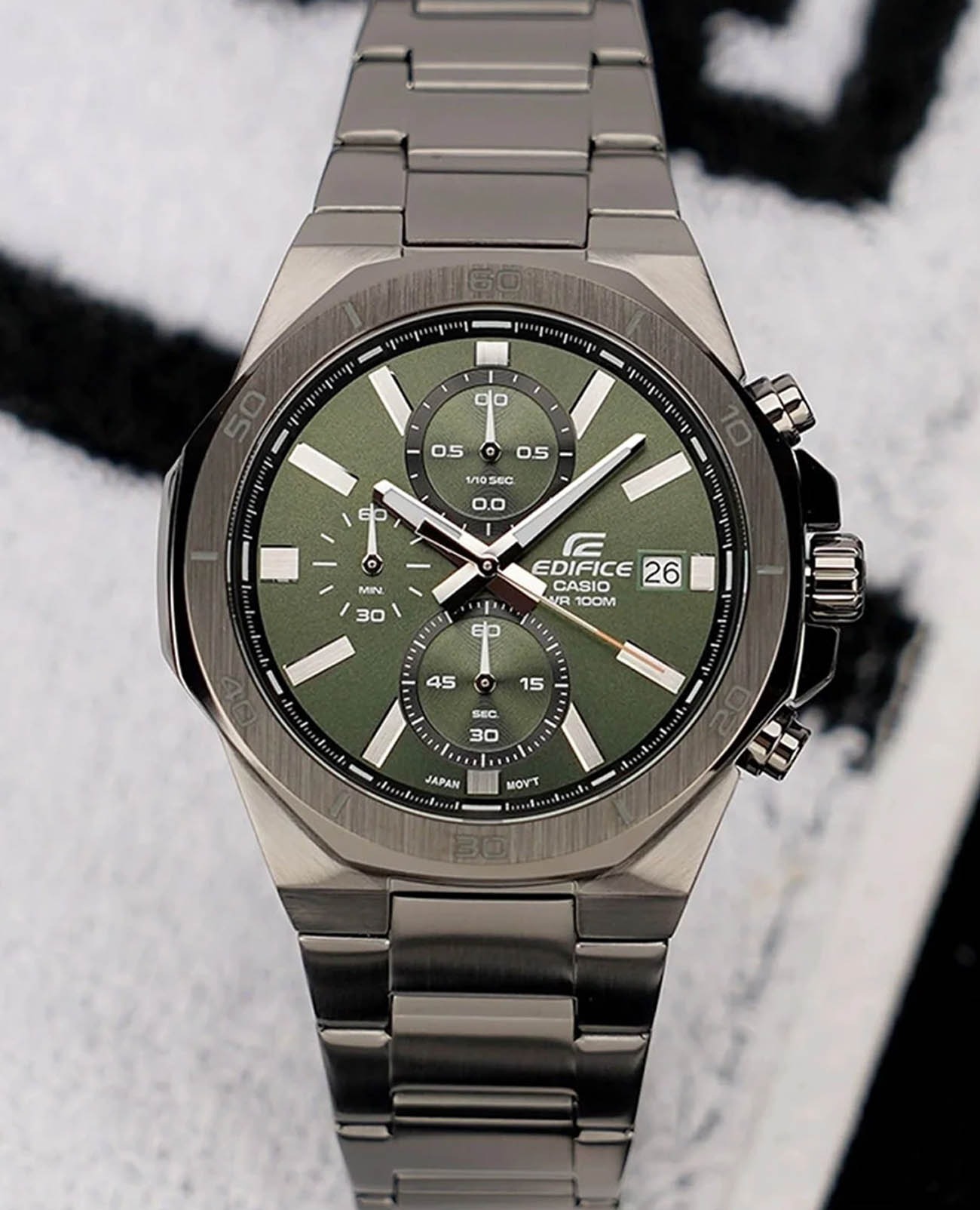 montre classique homme casio edifice efv 640dc 3avudf – chronographe, acier inoxydable, bracelet maille, cadran vert, Étanche 100m – référence efv 640dc 3avudf
