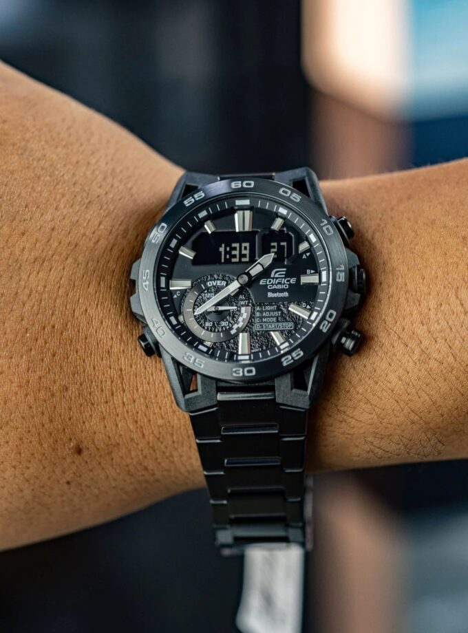 montre classique homme casio edifice ecb 40bk 1adf – bluetooth, chronographe, Étanche, bracelet résine noire – référence ecb 40bk 1adf